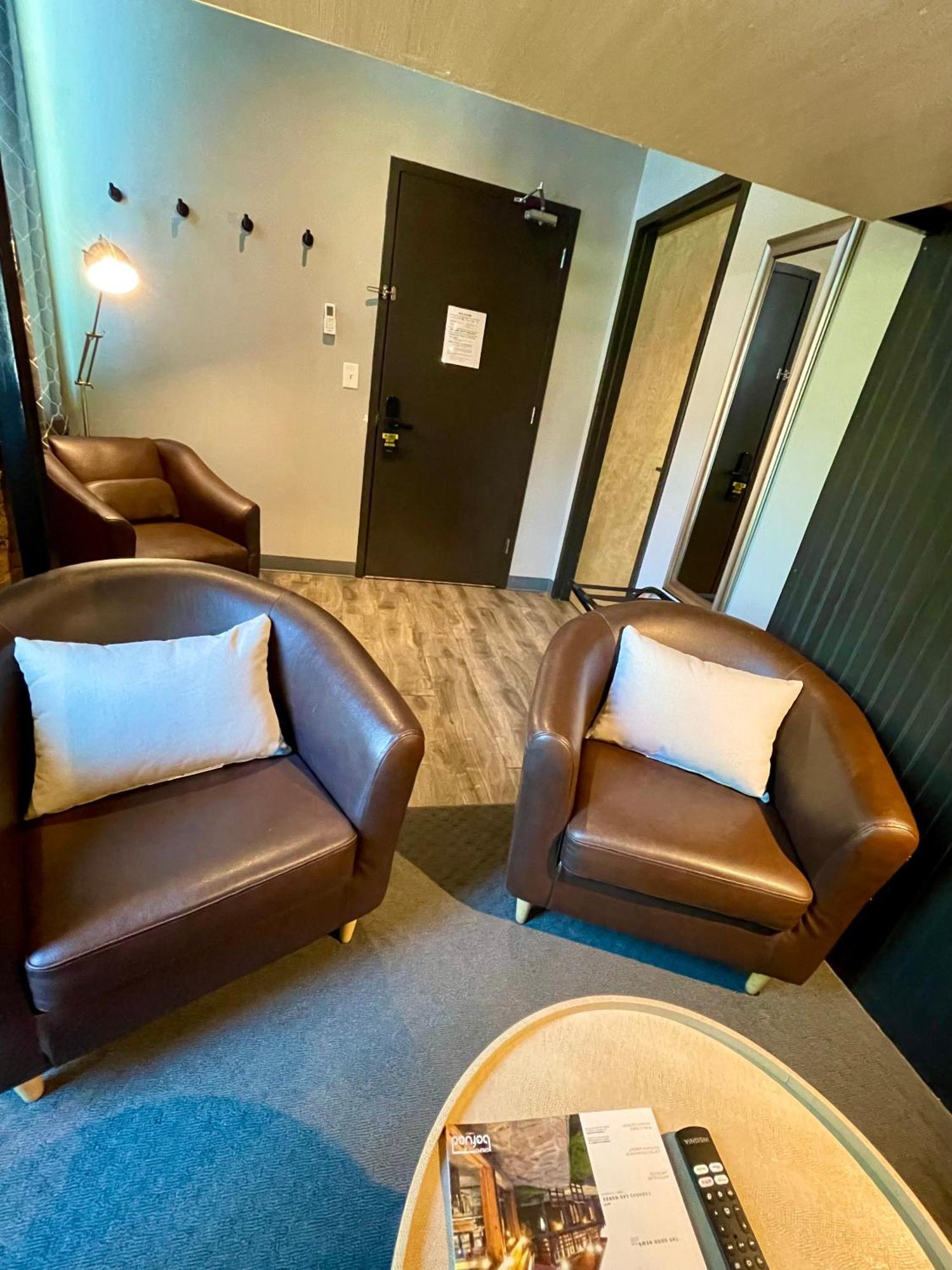 Boxstel - Modern Stay Hotel Downtown אל פאסו חדר תמונה